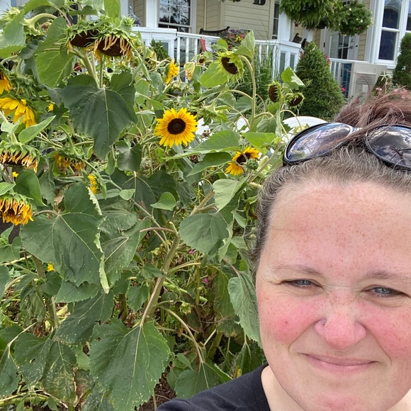 Meet your Posher, Lisa - Picture 2 of 9